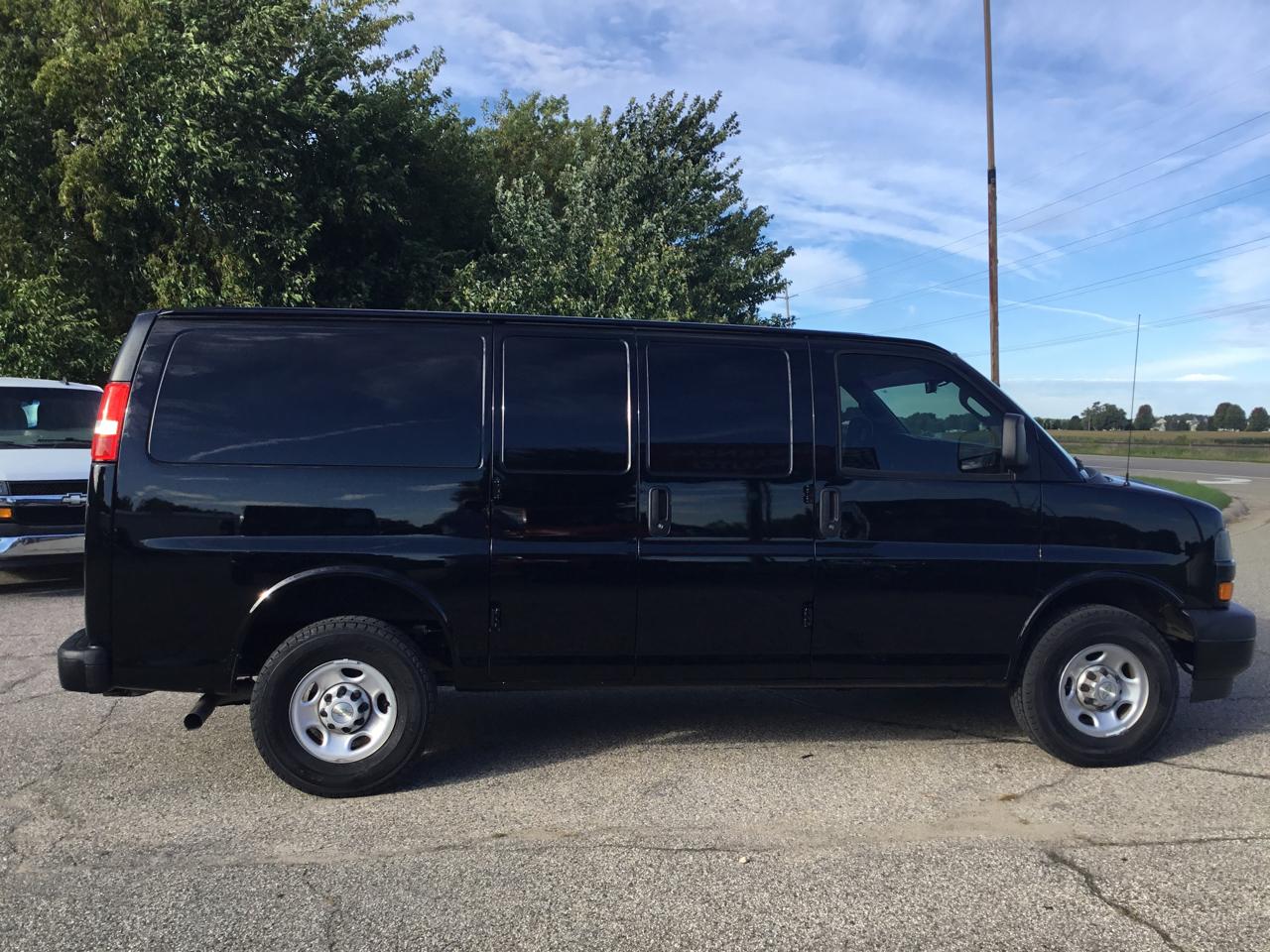 Chevrolet Express Cargo Van RWD 2500 135" 2022