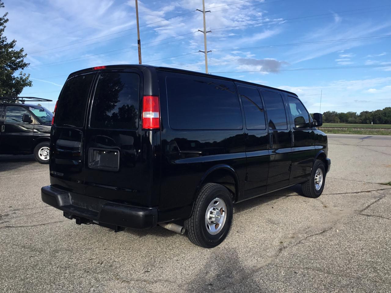 Chevrolet Express Cargo Van RWD 2500 135" 2022