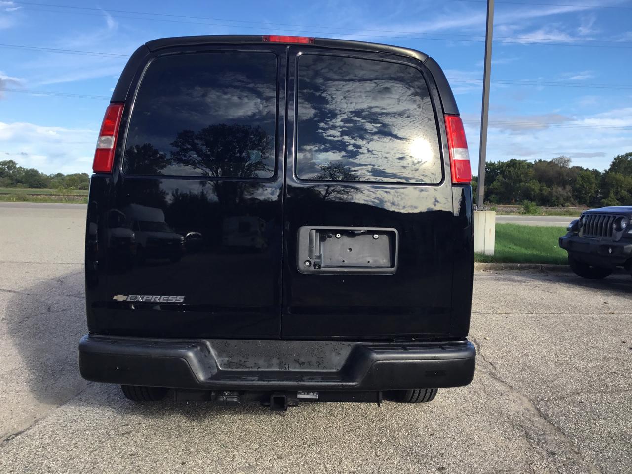 Chevrolet Express Cargo Van RWD 2500 135" 2022