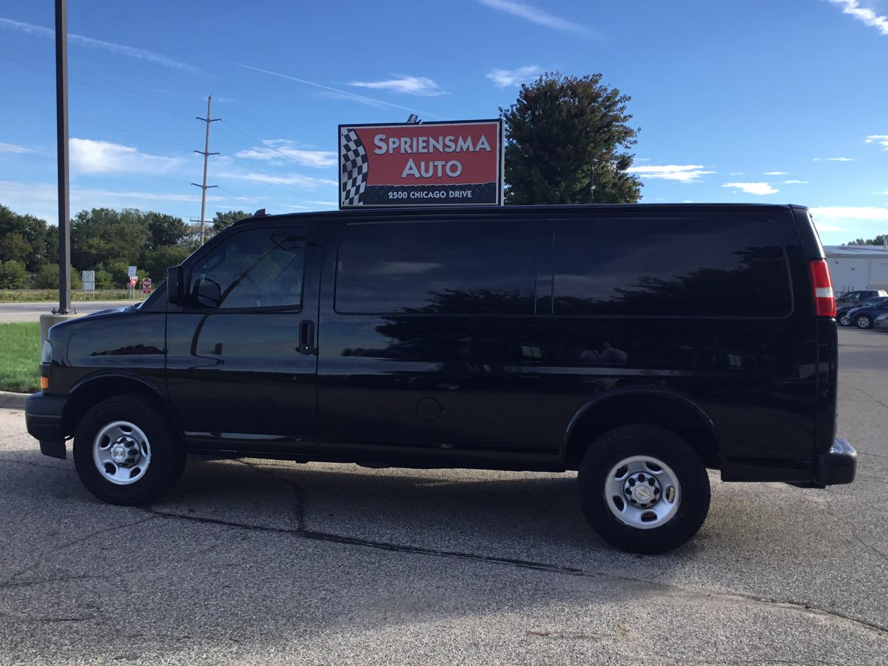Chevrolet Express Cargo Van RWD 2500 135" 2022