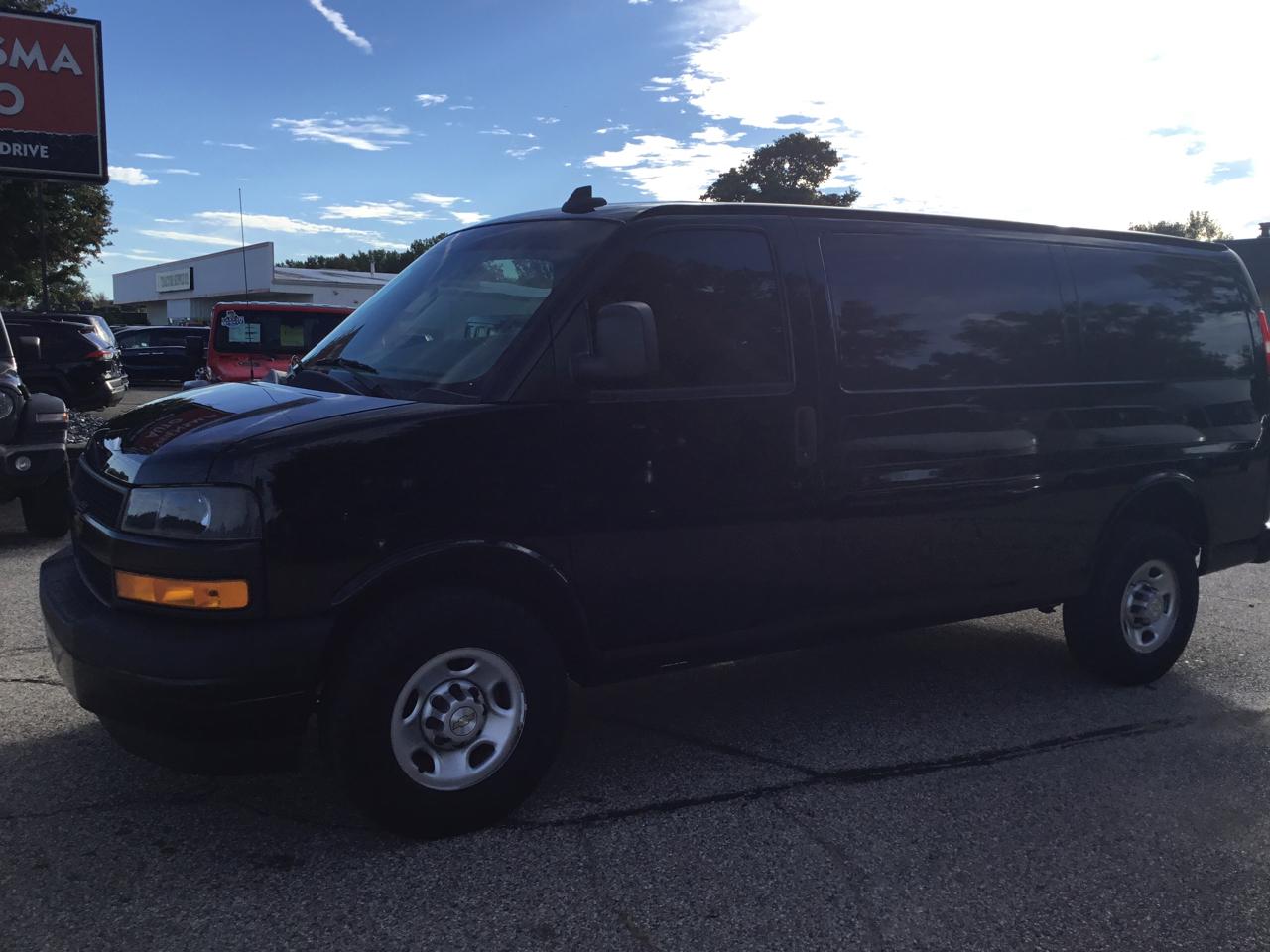 Chevrolet Express Cargo Van RWD 2500 135" 2022