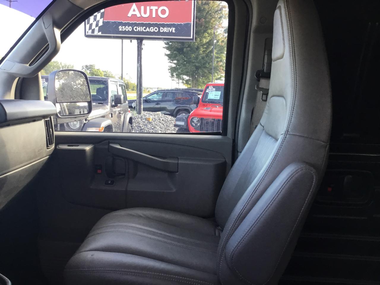 Chevrolet Express Cargo Van RWD 2500 135" 2022
