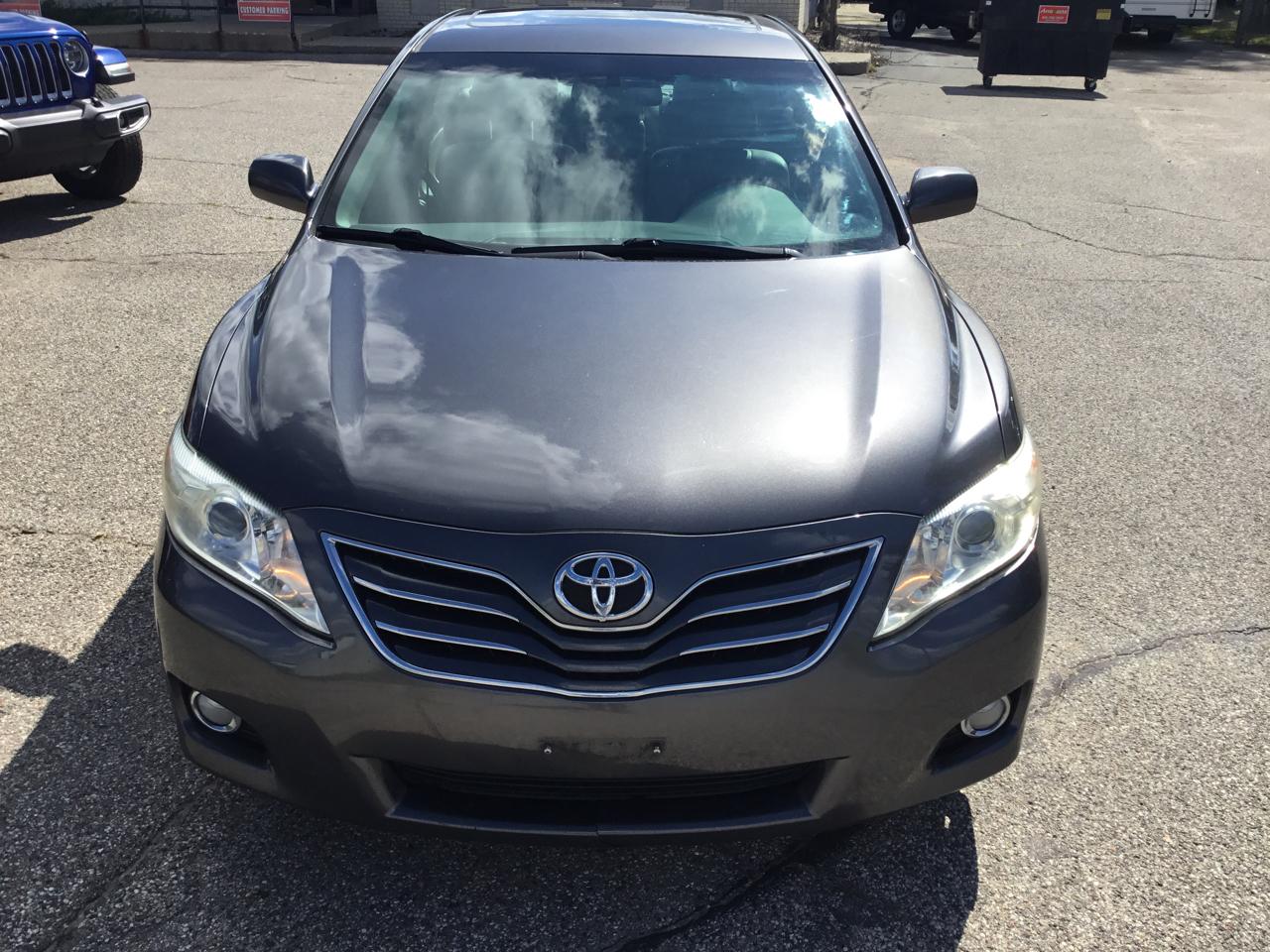 Toyota Camry 4dr Sdn XLE Auto 2011