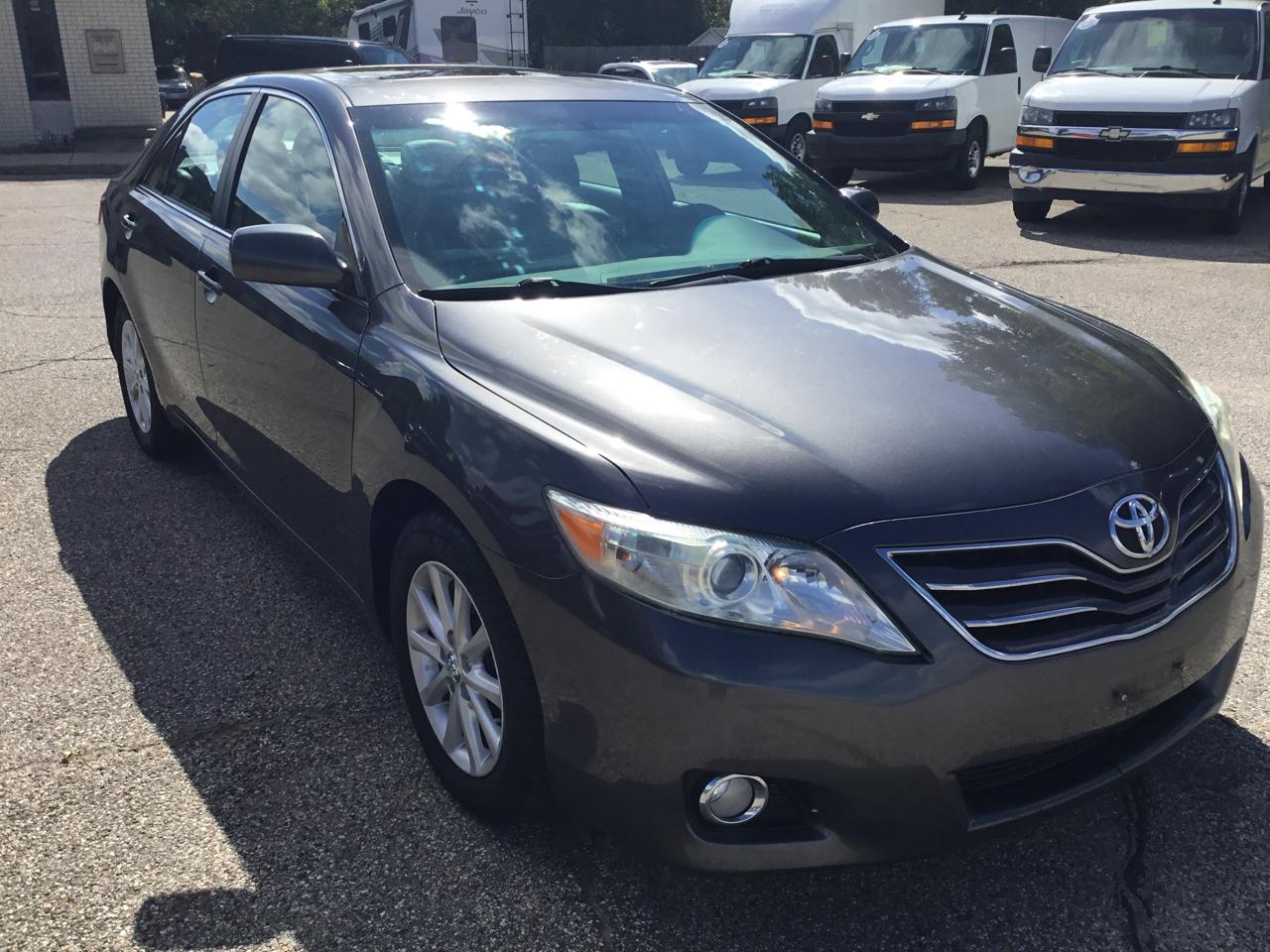 Toyota Camry 4dr Sdn XLE Auto 2011