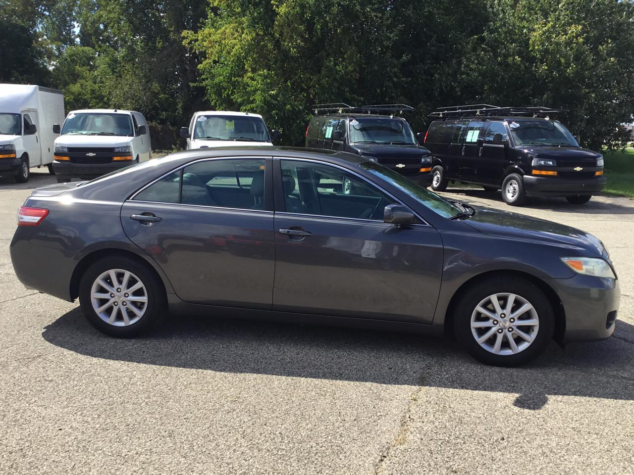 Toyota Camry 4dr Sdn XLE Auto 2011