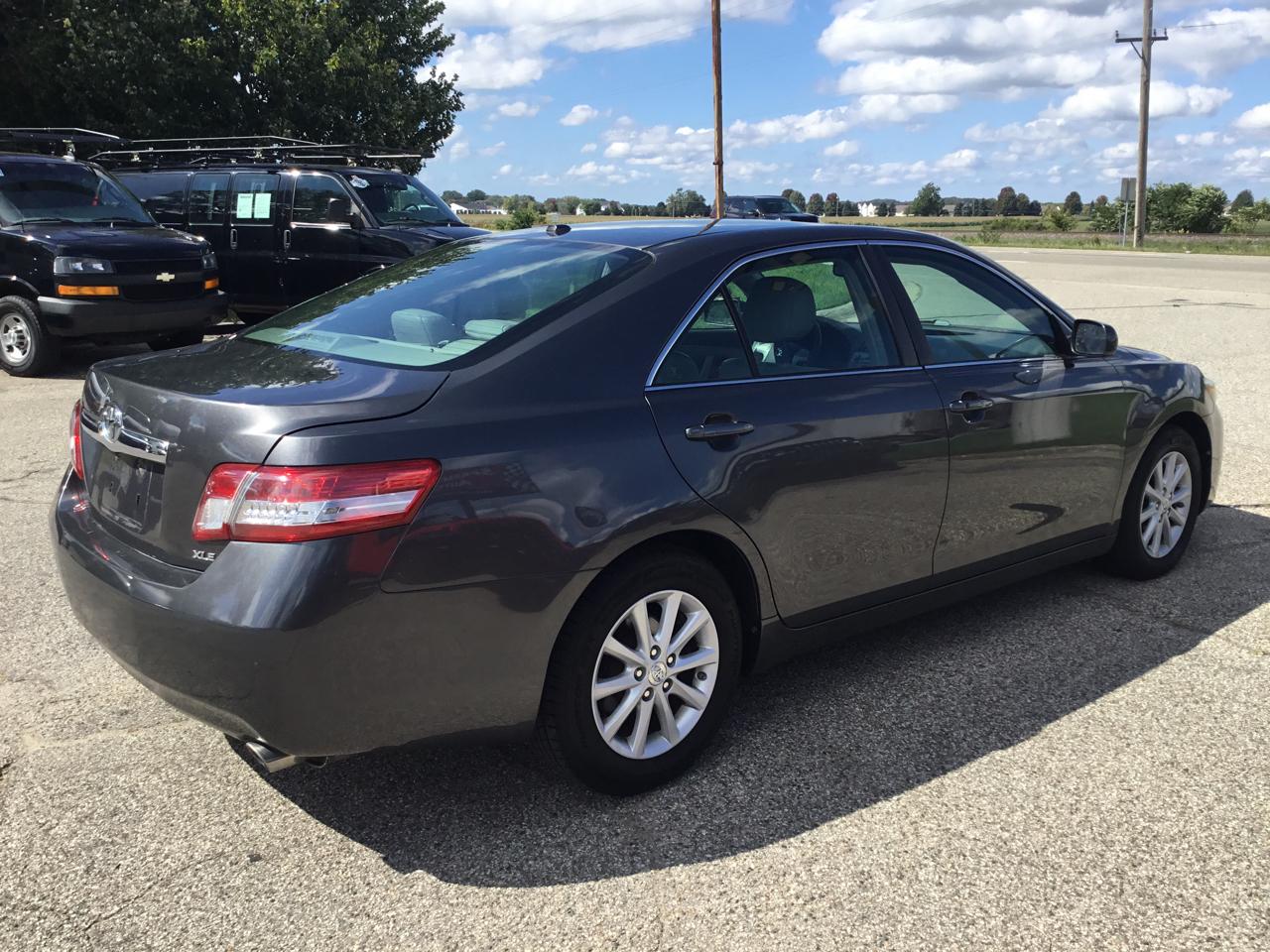 Toyota Camry 4dr Sdn XLE Auto 2011