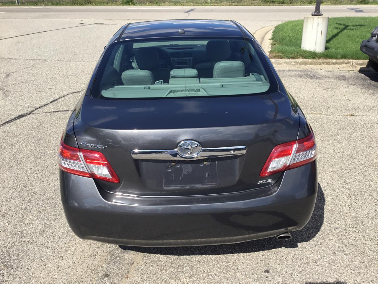 Toyota Camry 4dr Sdn XLE Auto 2011