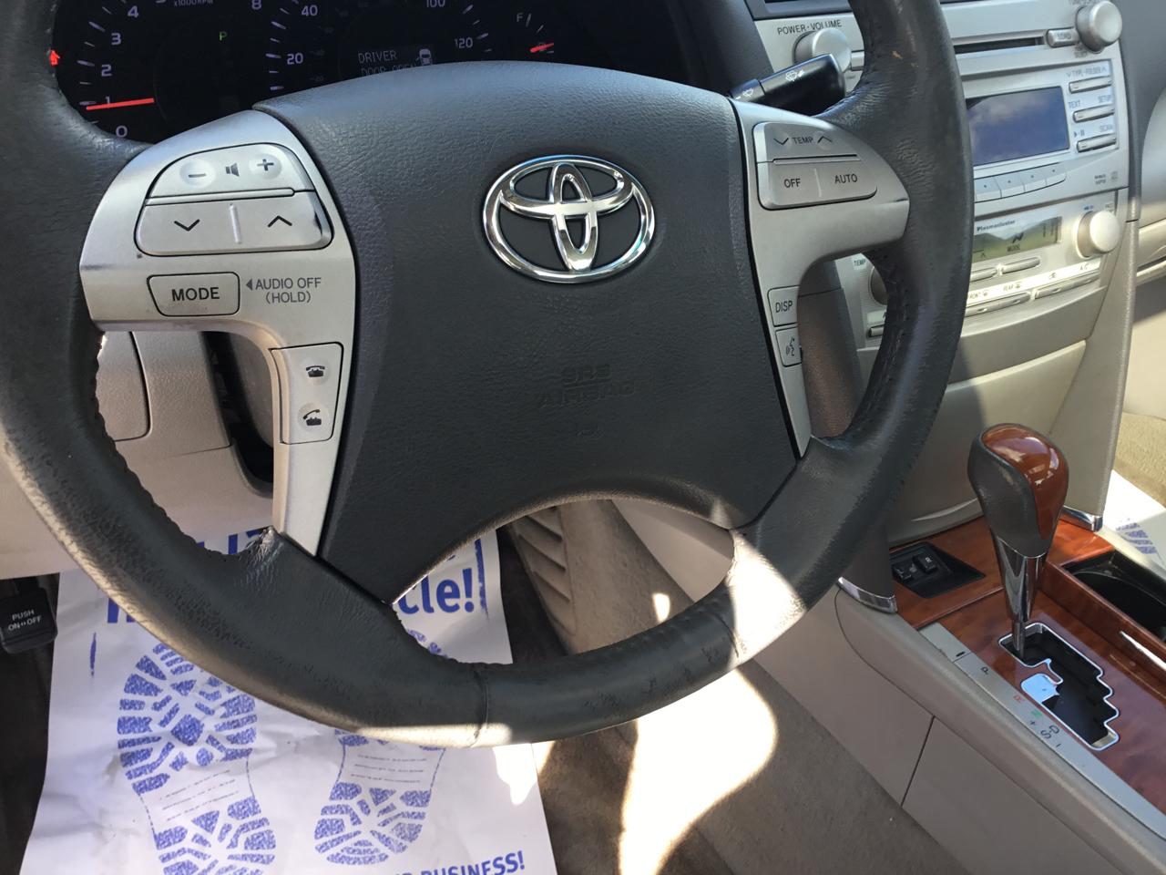 Toyota Camry 4dr Sdn XLE Auto 2011