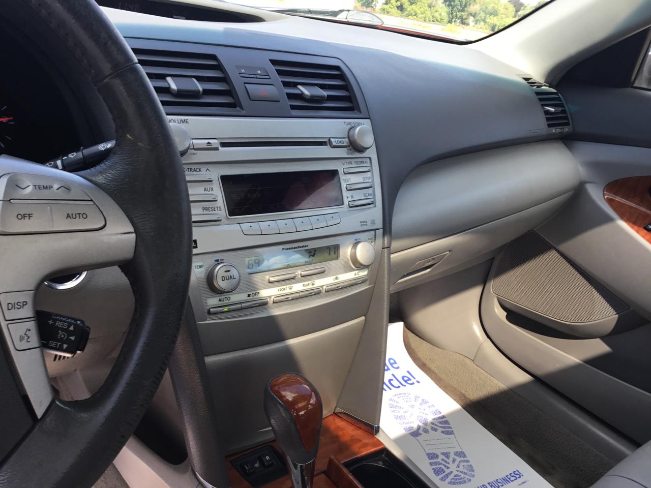 Toyota Camry 4dr Sdn XLE Auto 2011