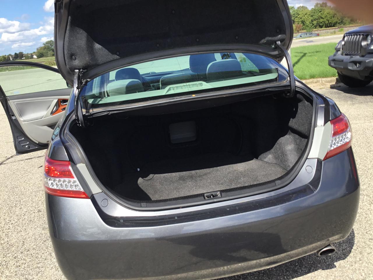 Toyota Camry 4dr Sdn XLE Auto 2011