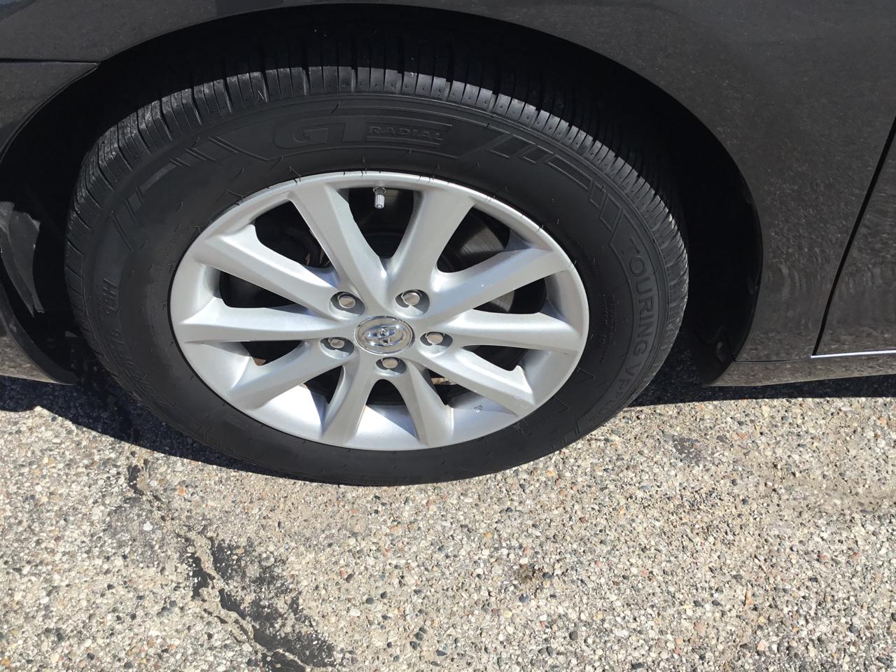 Toyota Camry 4dr Sdn XLE Auto 2011