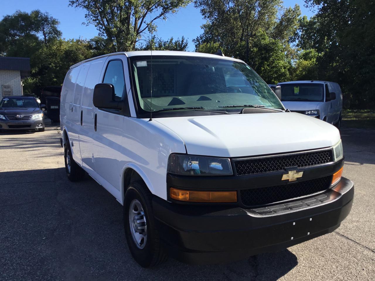 Chevrolet Express Cargo Van RWD 2500 135" 2020