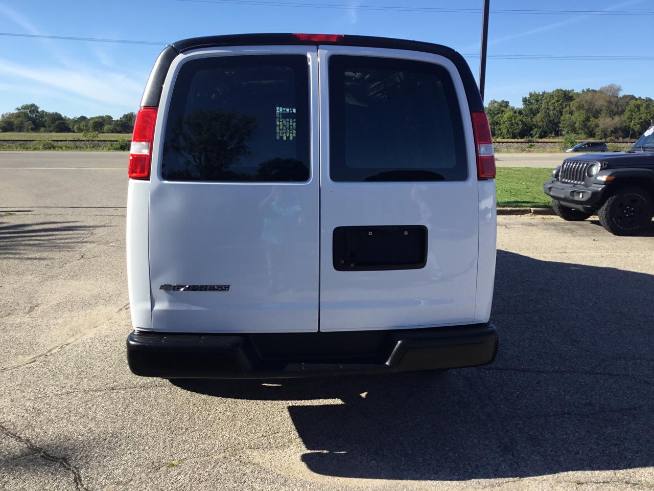 Chevrolet Express Cargo Van RWD 2500 135" 2020