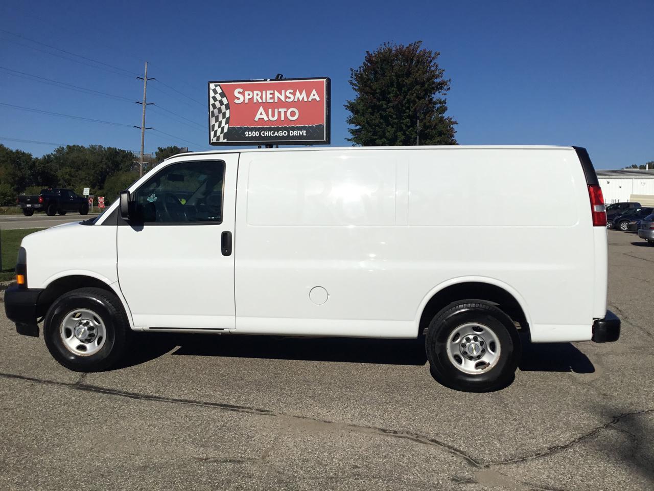 Chevrolet Express Cargo Van RWD 2500 135" 2020