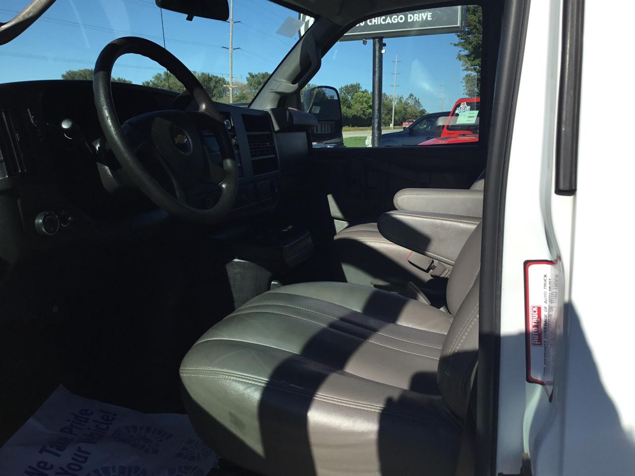Chevrolet Express Cargo Van RWD 2500 135" 2020