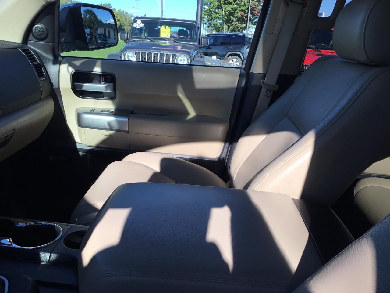 Toyota Sequoia Limited 4WD (Natl) 2018
