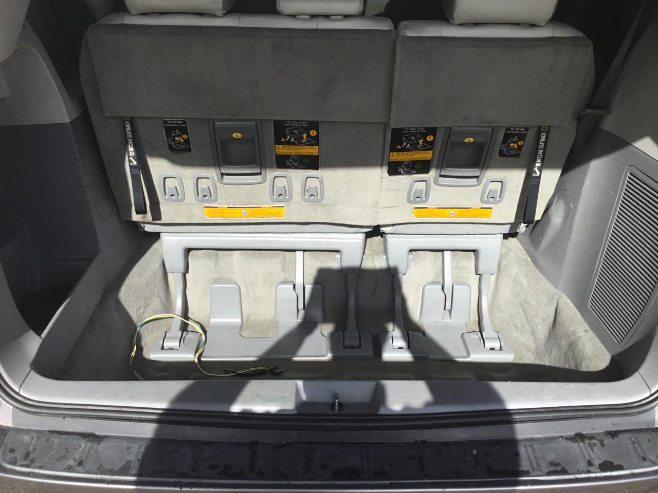 Toyota Sienna 5dr 7-Pass Van V6 XLE AWD (Natl) 2012
