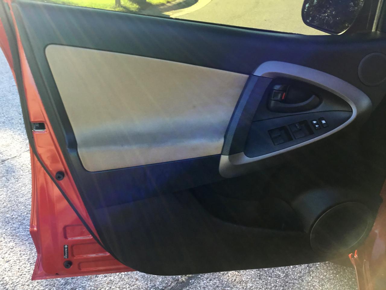 Toyota RAV4 4WD 4dr V6 5-Spd AT (Natl) 2009