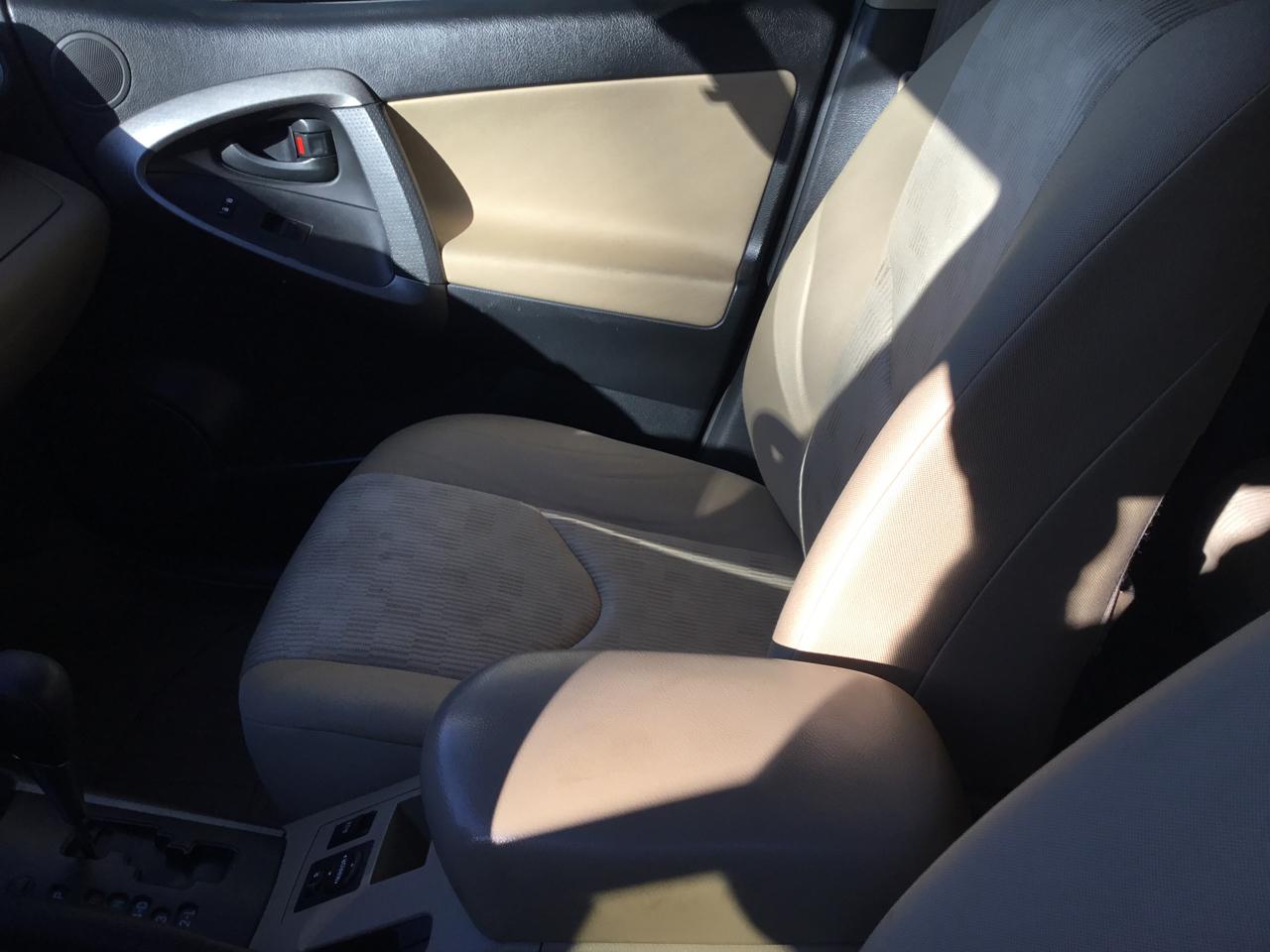 Toyota RAV4 4WD 4dr V6 5-Spd AT (Natl) 2009