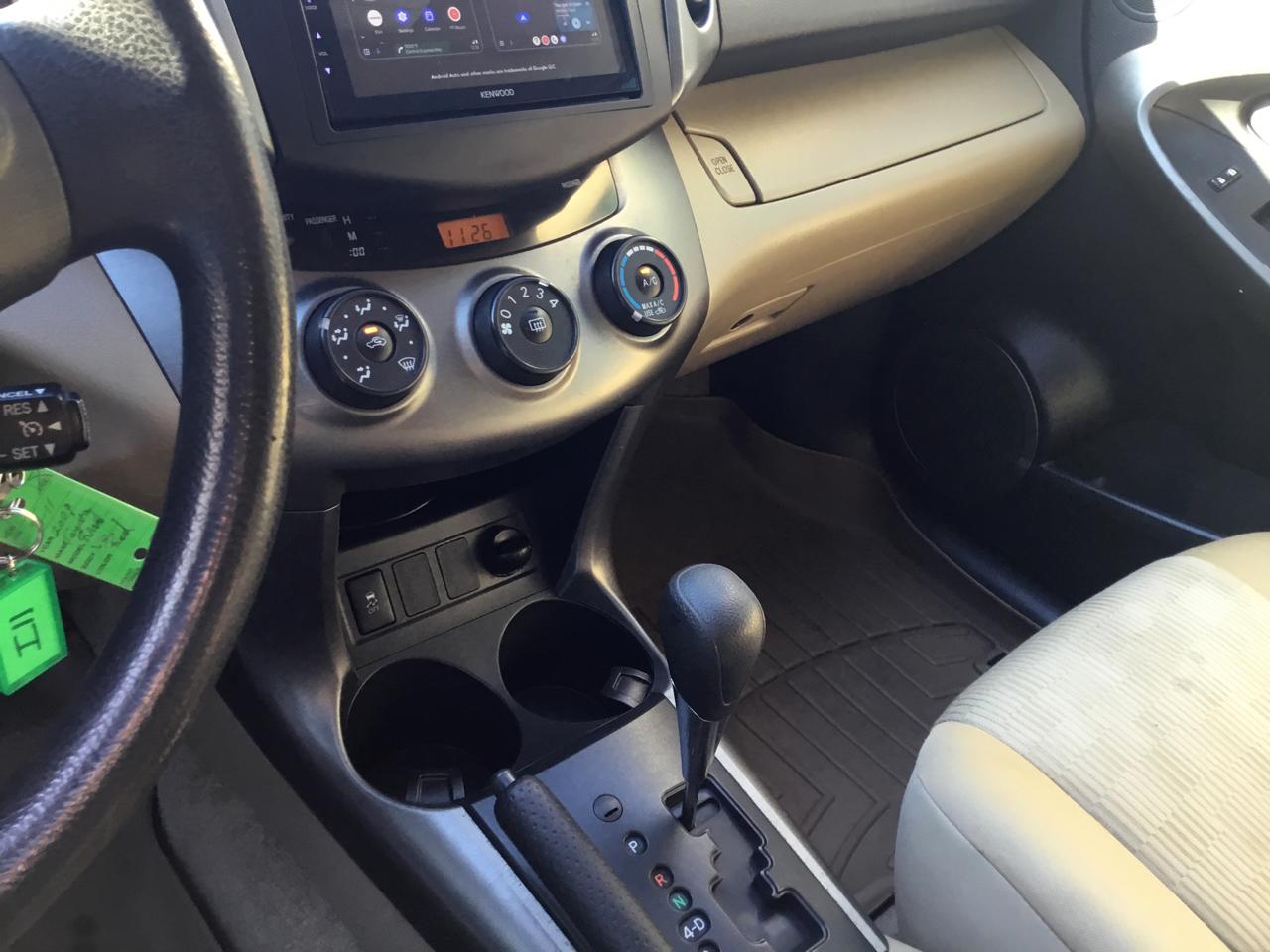 Toyota RAV4 4WD 4dr V6 5-Spd AT (Natl) 2009