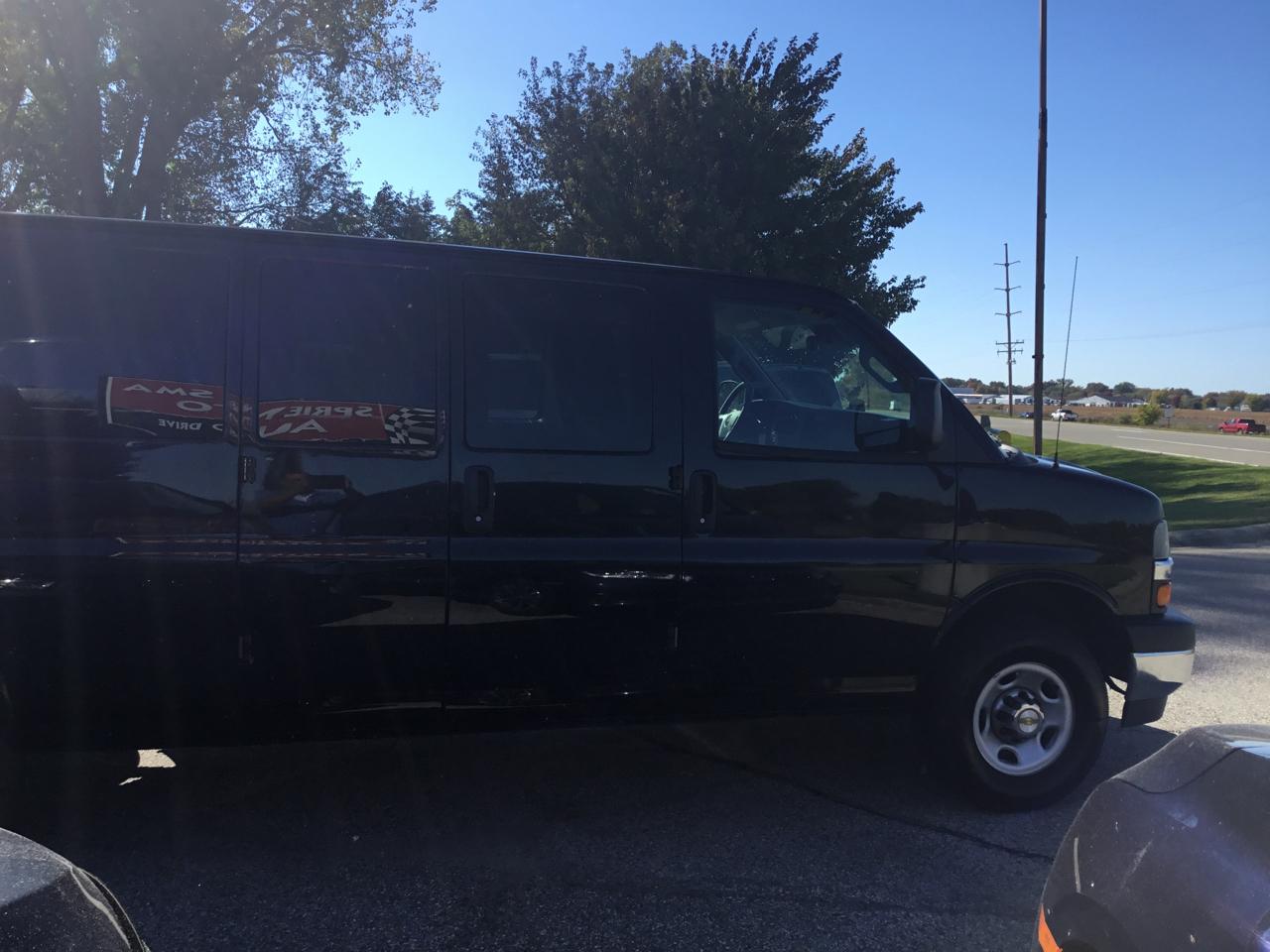 Chevrolet Express Passenger RWD 3500 155" LT 2025