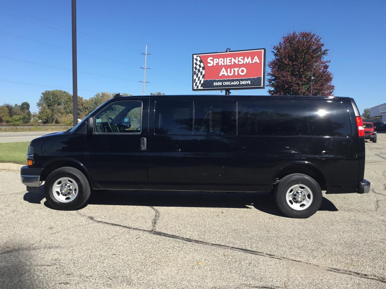 Chevrolet Express Passenger RWD 3500 155" LT 2025