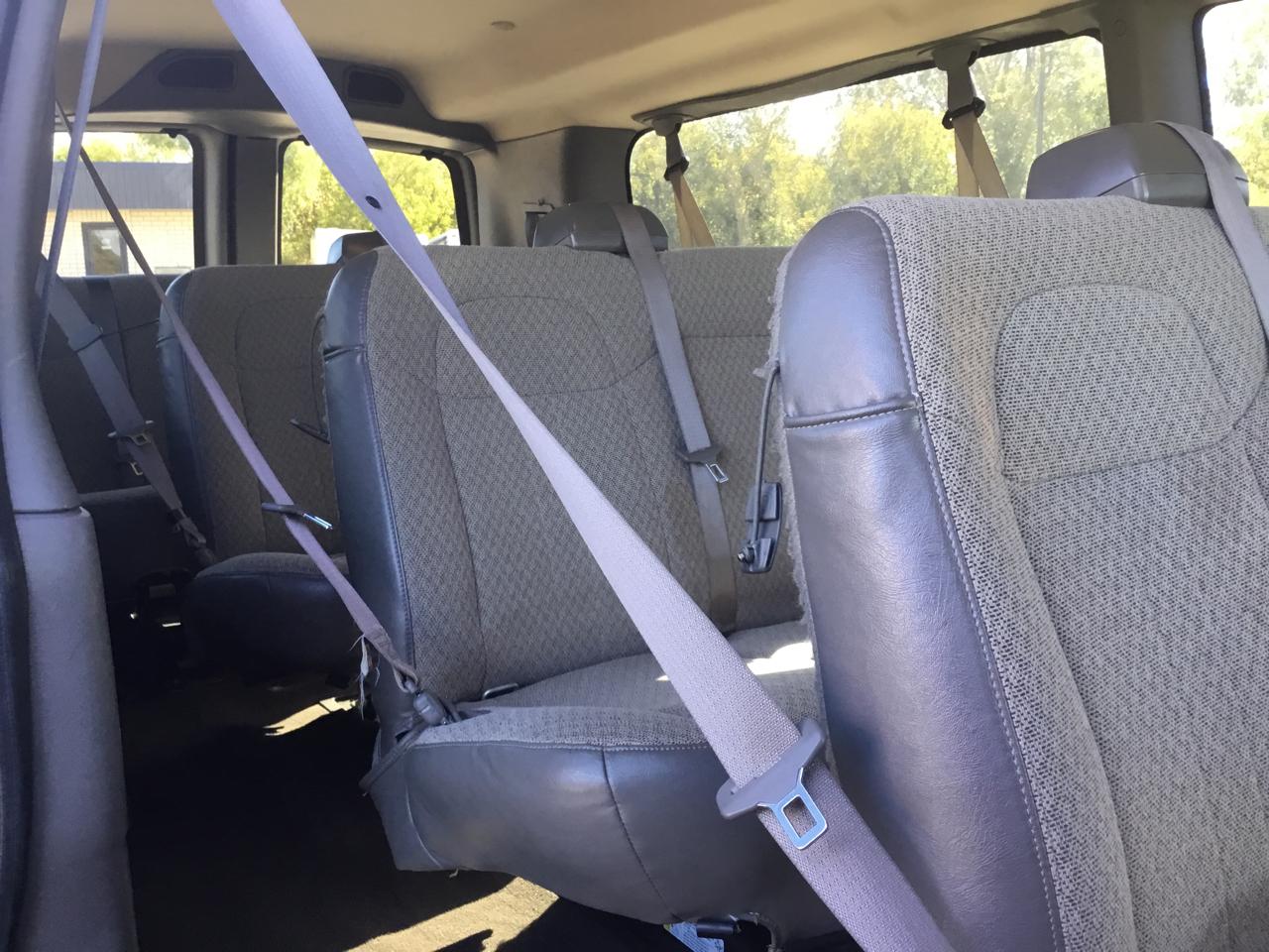 Chevrolet Express Passenger RWD 3500 155" LT 2025