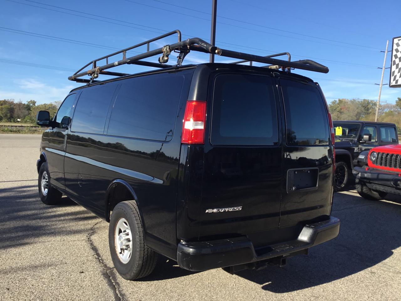 Chevrolet Express Cargo Van RWD 2500 135" 2021