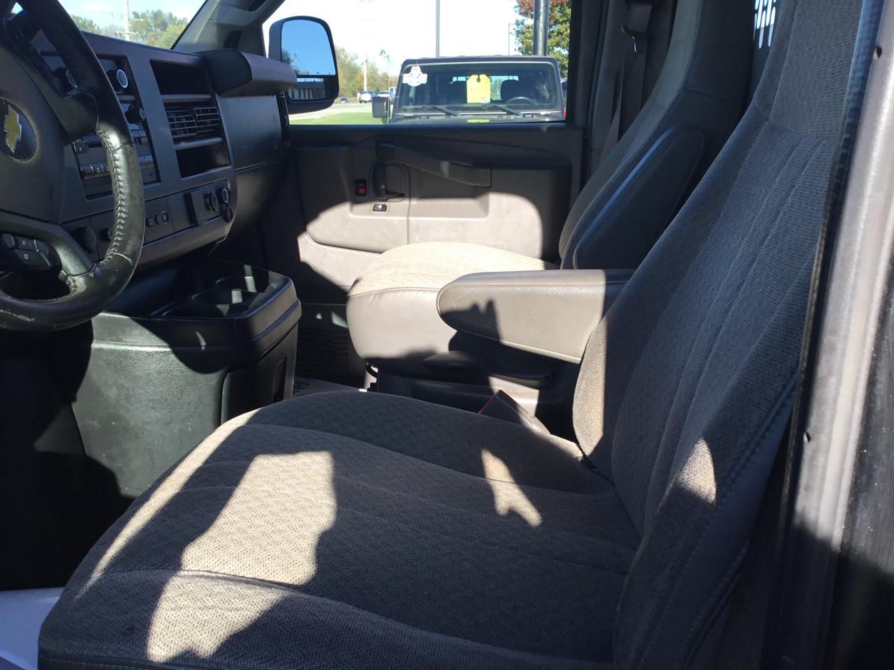 Chevrolet Express Cargo Van RWD 2500 135" 2021