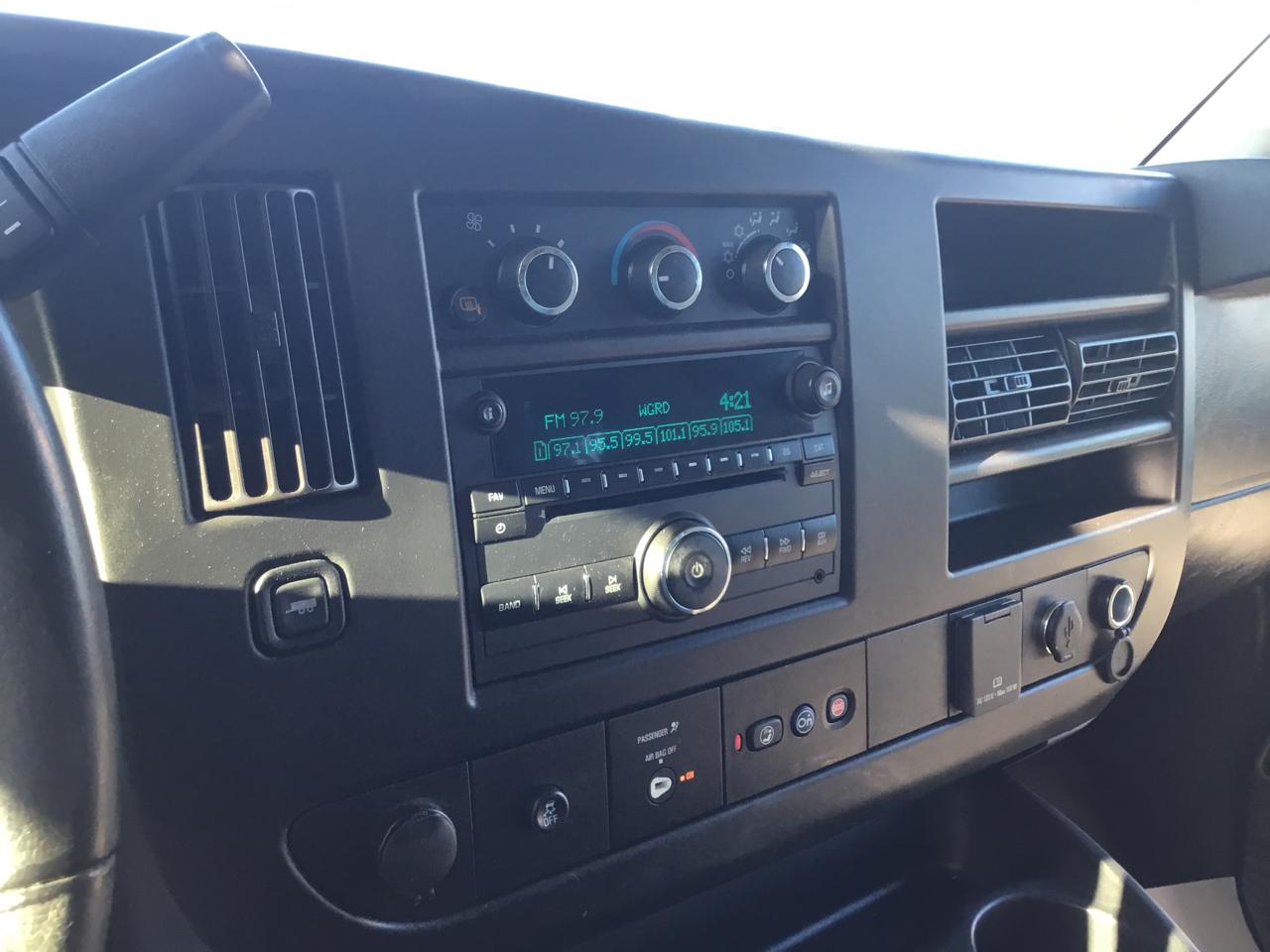 Chevrolet Express Cargo Van RWD 2500 135" 2021
