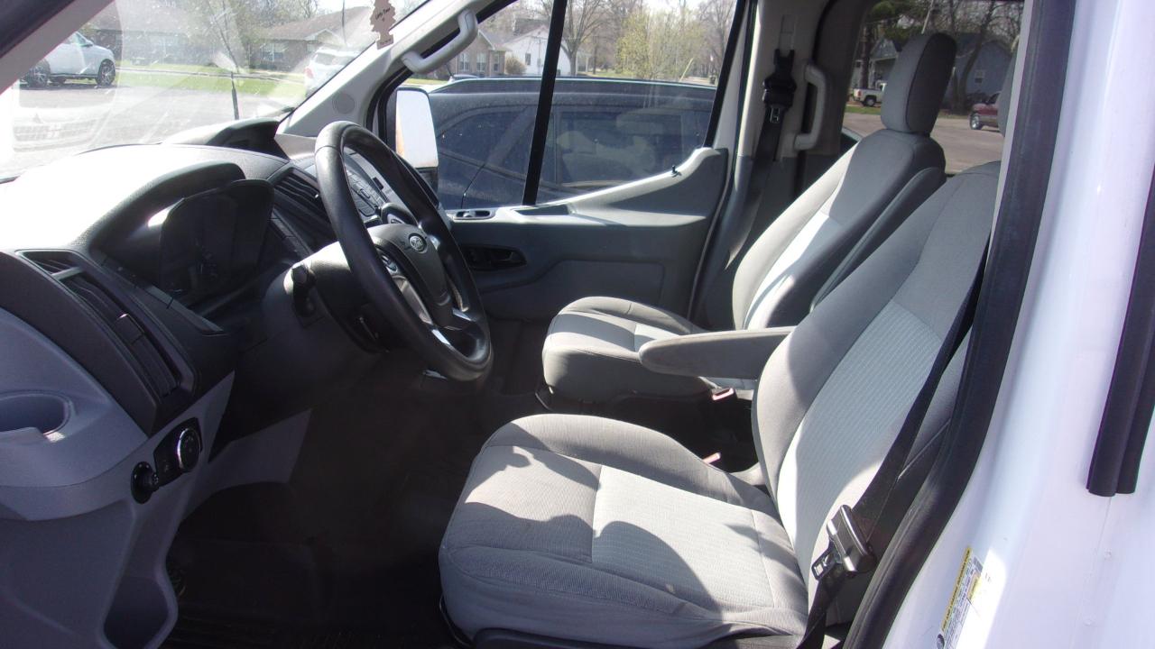 Ford Transit 350 Wagon Low Roof XLT 60/40 Pass. 148-in. WB 2017