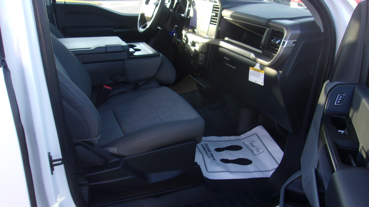 Ford F-150 XL SuperCrew 4WD 2024