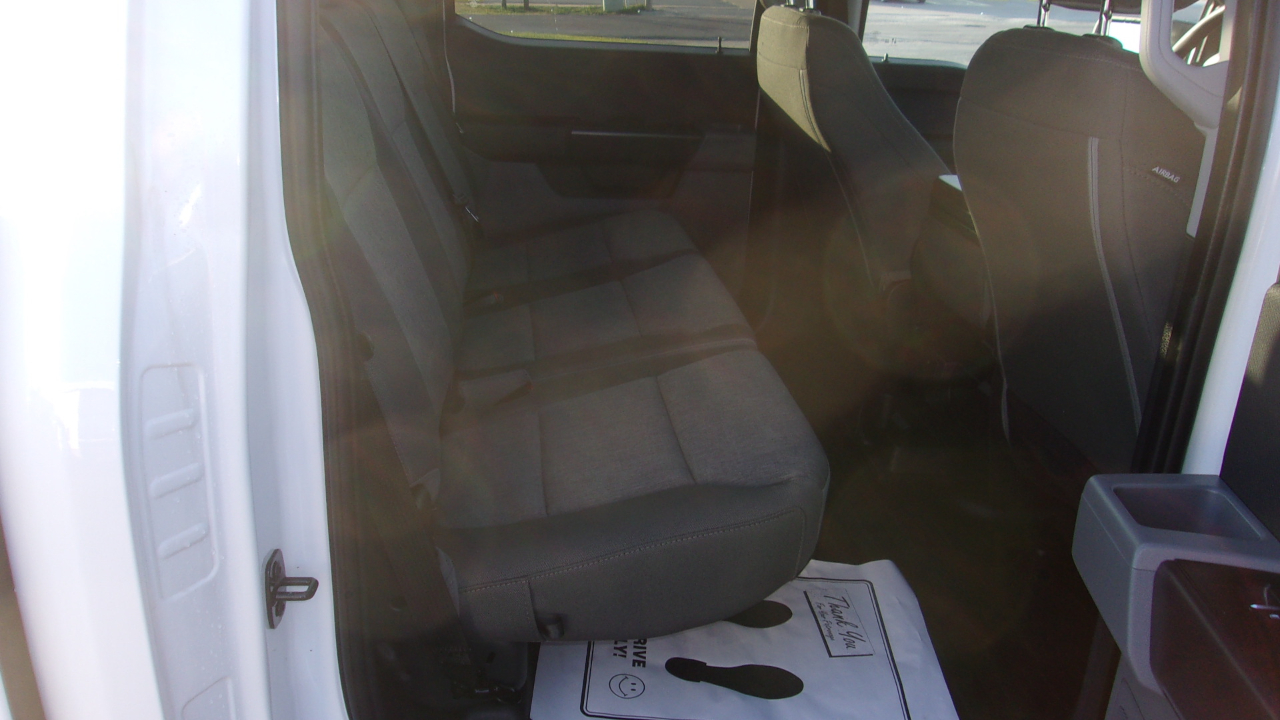 Ford F-150 XL SuperCrew 4WD 2024