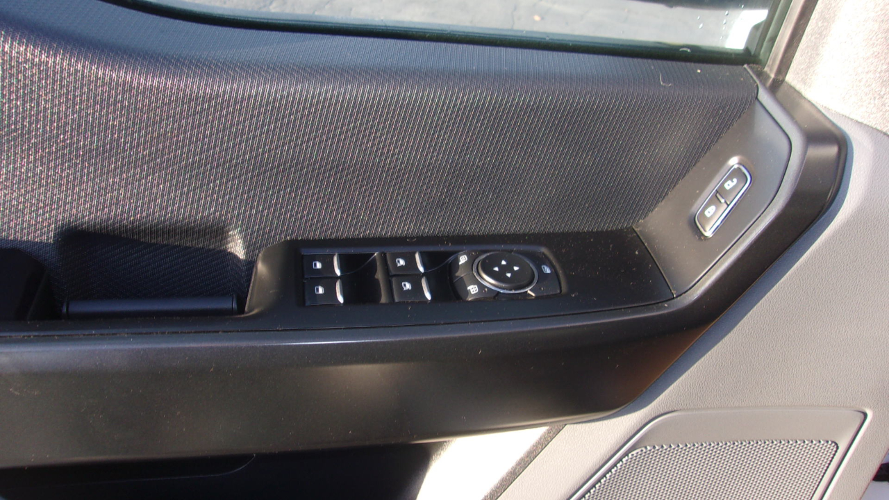 Ford F-150 XL SuperCrew 4WD 2024