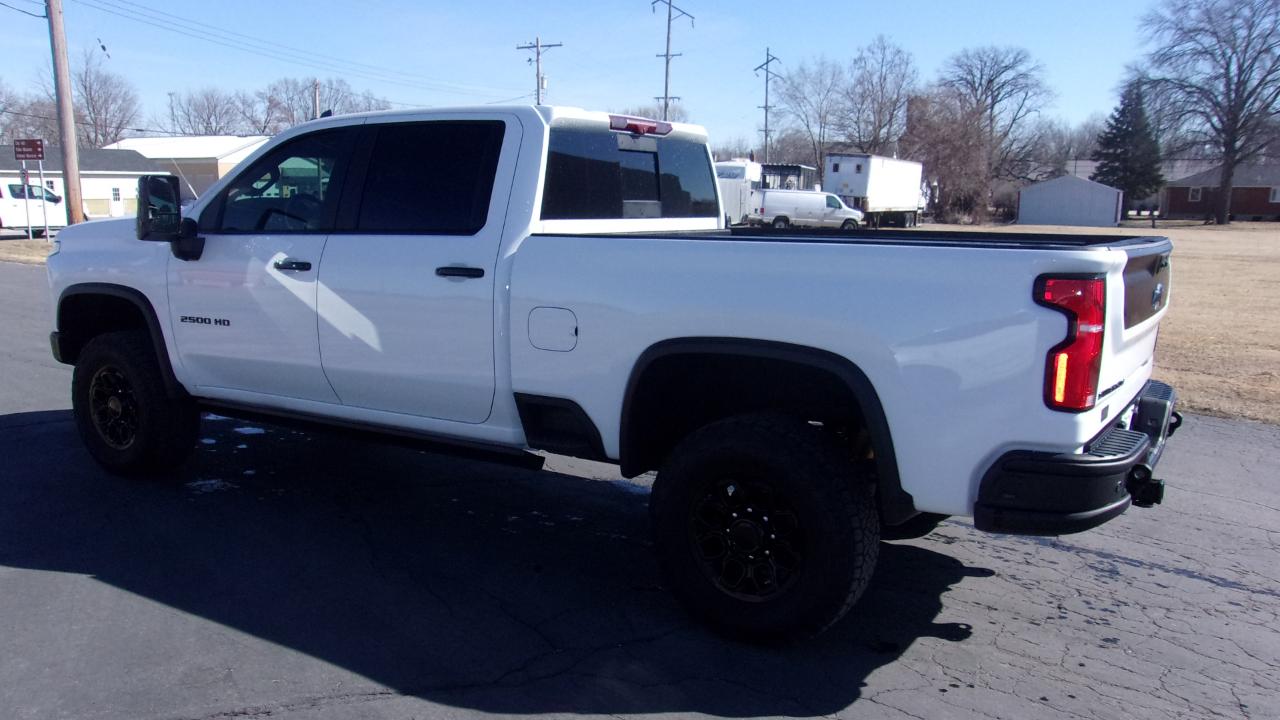 Chevrolet Silverado 2500HD ZR2 Crew Cab 4WD 2024