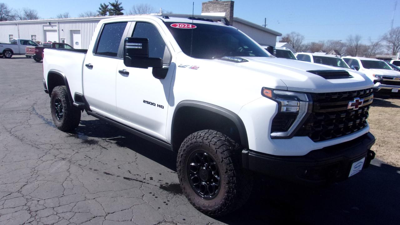Chevrolet Silverado 2500HD ZR2 Crew Cab 4WD 2024