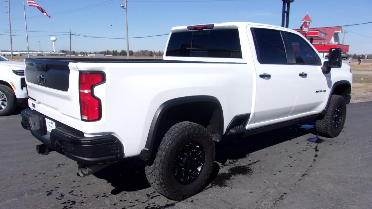 Chevrolet Silverado 2500HD ZR2 Crew Cab 4WD 2024