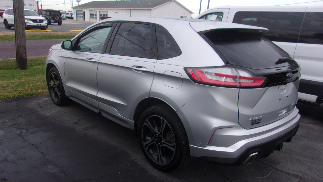 2019 Ford Edge ST photo 2