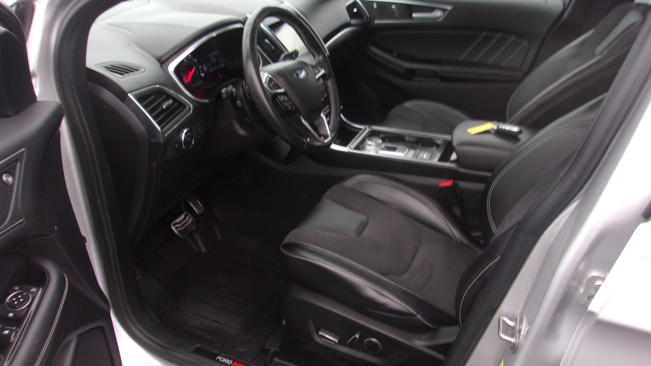 2019 Ford Edge ST photo 3