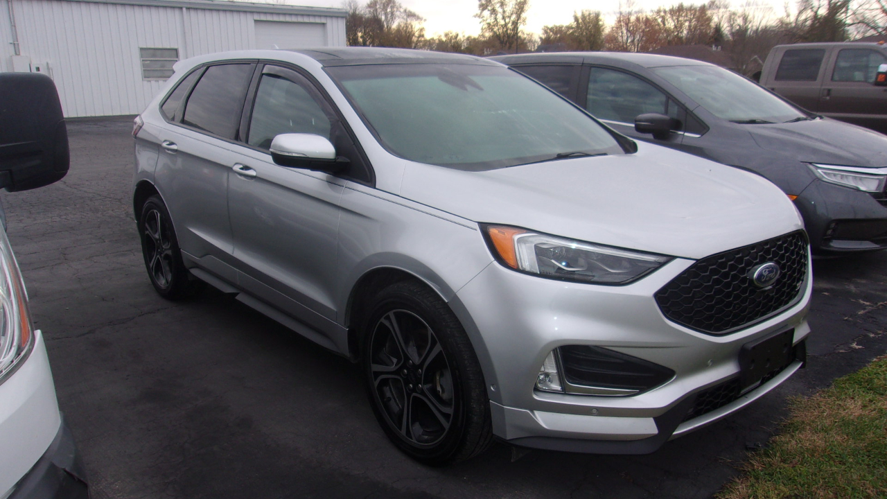 2019 Ford Edge ST photo 4