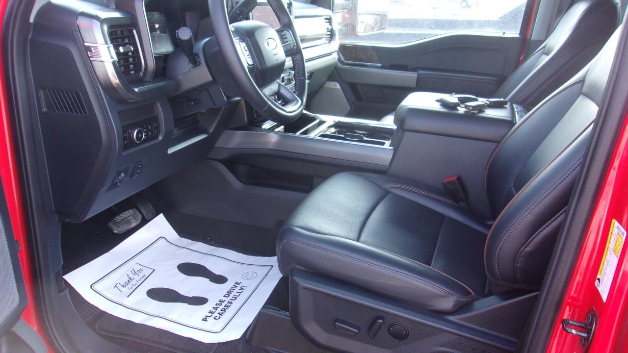 Ford F-250 SD Lariat Crew Cab 4WD 2025