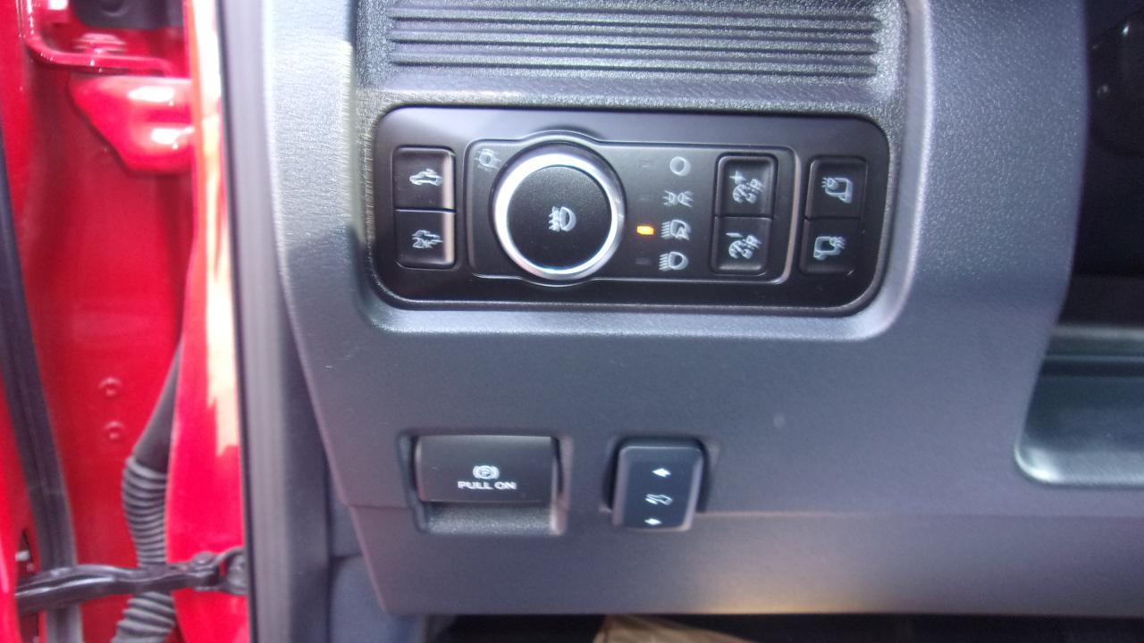 Ford F-250 SD Lariat Crew Cab 4WD 2025