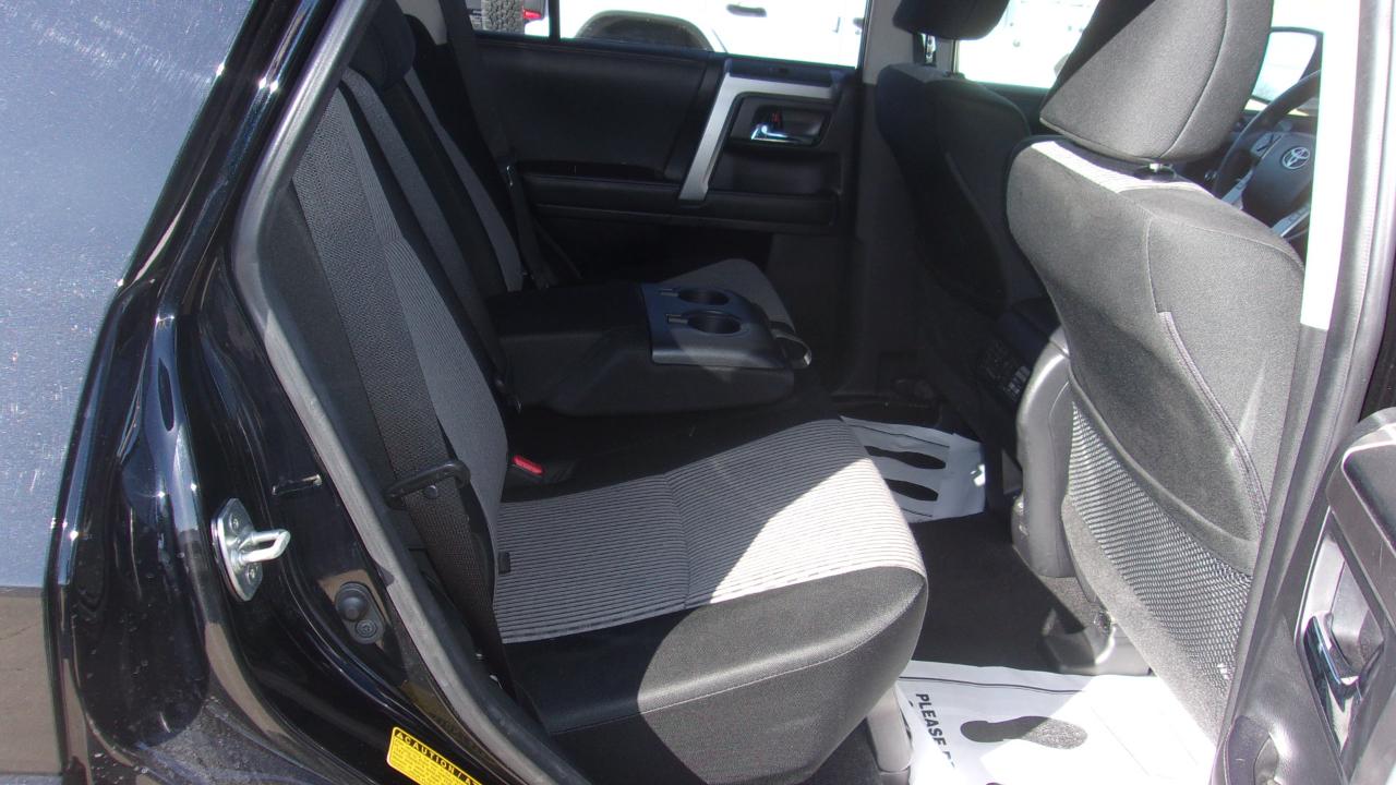 Toyota 4Runner SR5 4WD 2024