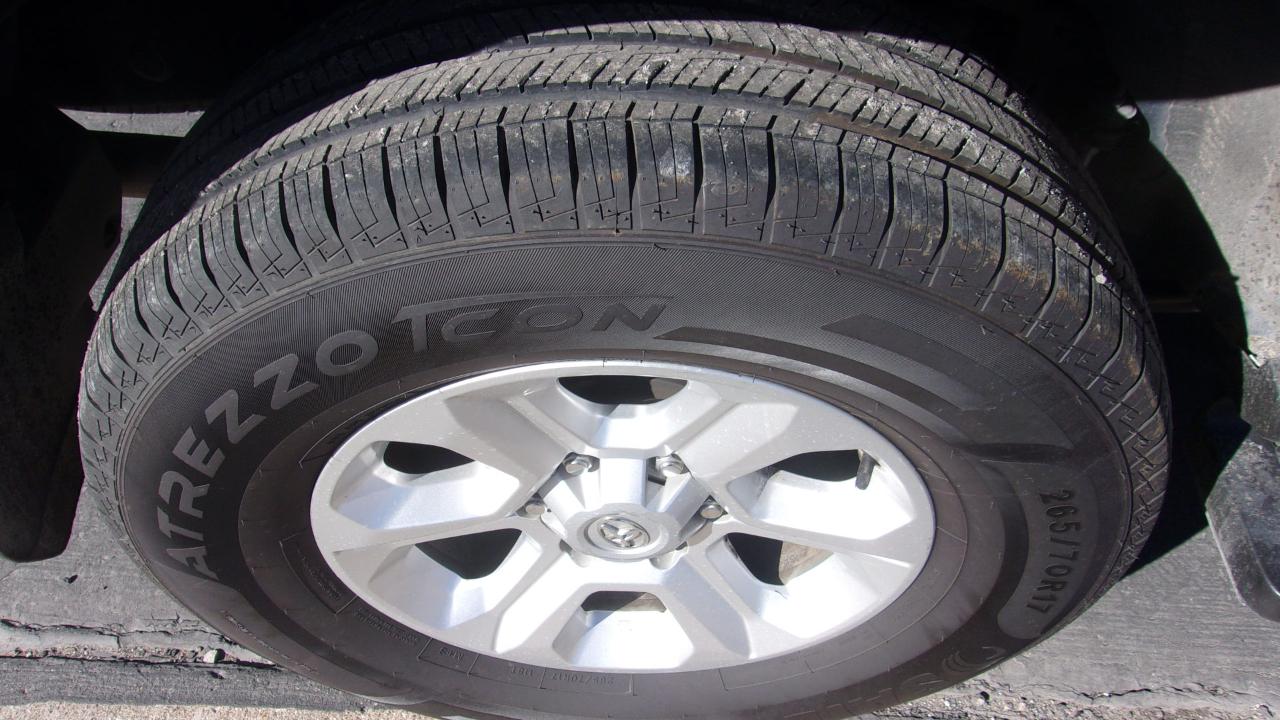 Toyota 4Runner SR5 4WD 2024