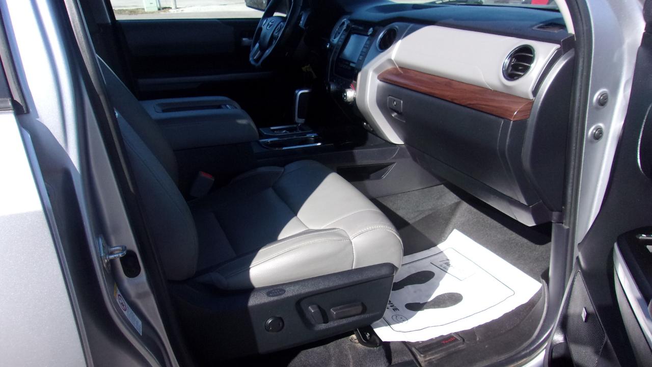 Toyota Tundra Limited 5.7L CrewMax 4WD 2019