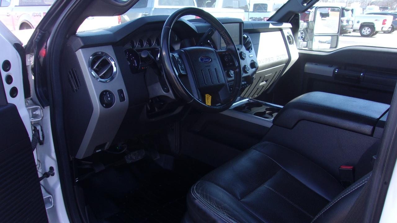 Ford F-350 SD Lariat Crew Cab Long Bed DRW 4WD 2015