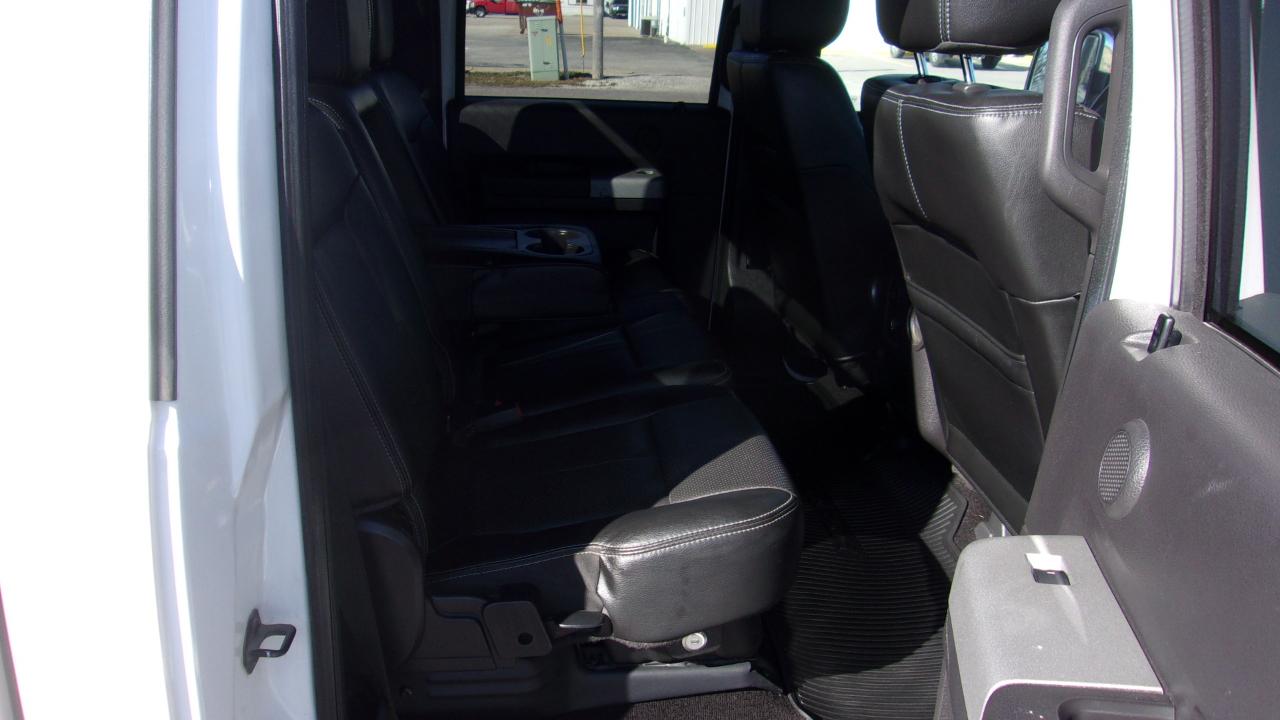 Ford F-350 SD Lariat Crew Cab Long Bed DRW 4WD 2015