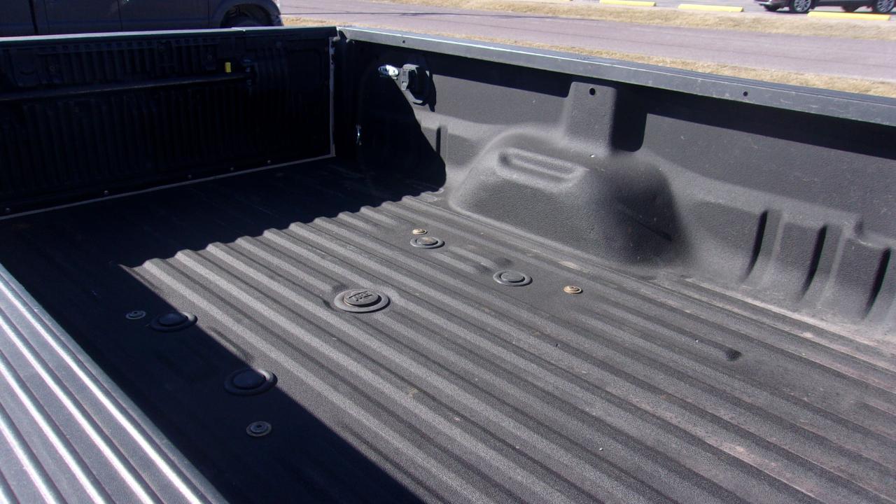 Ford F-350 SD Lariat Crew Cab Long Bed DRW 4WD 2015