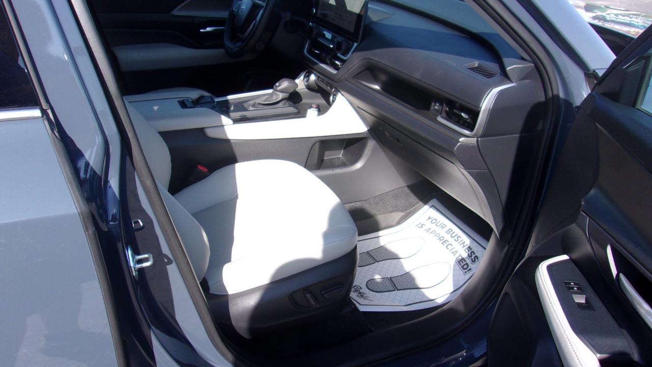 Toyota Grand Highlander XLE AWD 2024