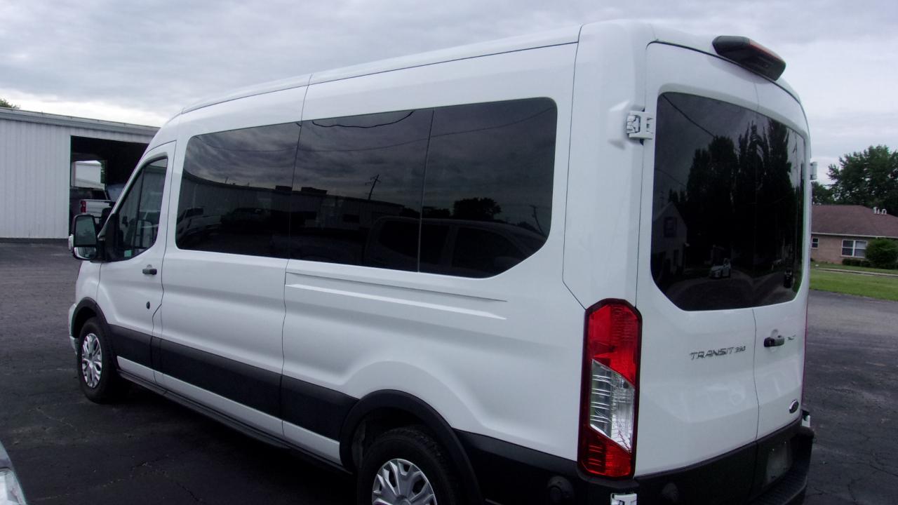 Ford Transit 350 Wagon Med. Roof XL w/Sliding Pass. 148-in. WB 2024